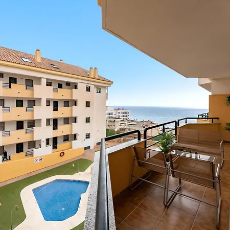 Coastal Comfort 2 Bed, Parking Pool And Terrace Бенальмадена