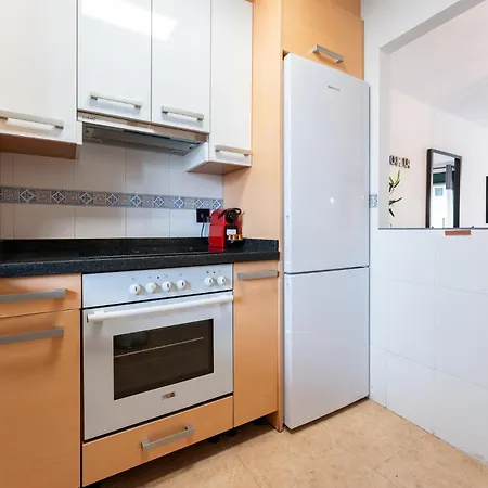 Coastal Comfort 2 Bed, Parking Pool And Terrace Апартаменти *