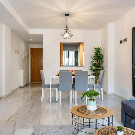 Апартаменти Coastal Comfort 2 Bed, Parking Pool And Terrace