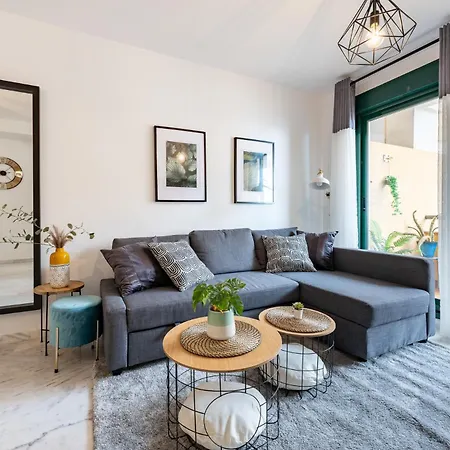 Coastal Comfort 2 Bed, Parking Pool And Terrace Бенальмадена