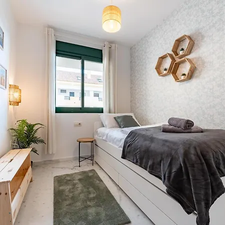 Coastal Comfort 2 Bed, Parking Pool And Terrace * Бенальмадена